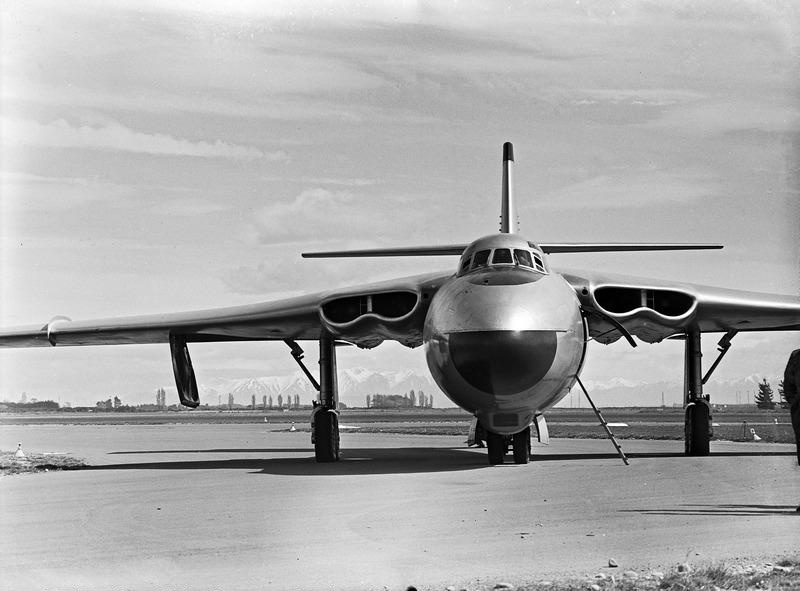 Nuclear Vicker Aviation. Vickers Valiant Nuclear Bomber. RAF, Royal Air Force ...