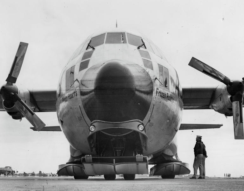 Aviation, US Air Force. Lockheed Hercules C130. 495. "Frozen Assets." Ski Equipped. For Flights to Antarctica With Operation Deep Freeze. Christchurch International Airport, Christchurch, Canterbury, New Zealand.