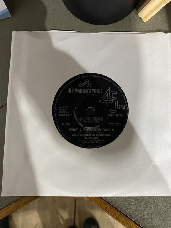 45rpm vinyl record What a Wonderful World, Louis Armstrong Orchestra