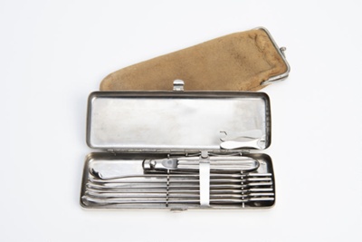 Various medical instruments from Dr Eleanor Baker McLaglan’s doctor's bag image item