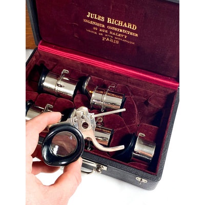 Tray-Stereoscope 'Le Taxiphote modèle mécanique' with Original Table and 'Trousse de Taxiphote' lens set; Richard, Jules; c. 1915; M-SF002