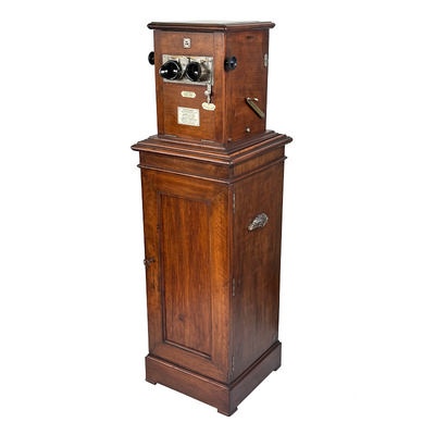 Tray-Stereoscope 'Le Taxiphote modèle optique' with Original storage cabinet; Richard, Jules; c. 1925; M-SF011