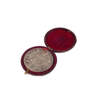 Medal 'Offert par le Vérascope Richard'; Richard, Jules; c. 1900; M-A003