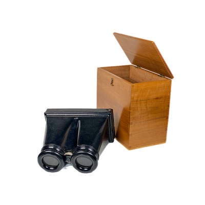 Stereoscope 'en ivorine noir' with Original Storage Box; Mattey; 1915-1930; M-SH081