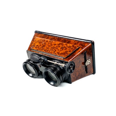 Stereoscope 'corps de jumelle', Ronce de Thuya; Mattey; c. 1915; M-SH021