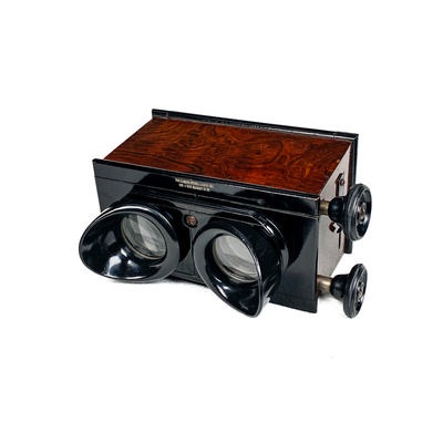 Stereoscope 'à écartement variable', Rosewood; London Stereoscopic & Photographic Company; c. 1910; M-SH026
