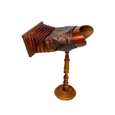 Holmes Stereoscope with 'Chambre mobile' and Stand; c. 1910; M-ST033