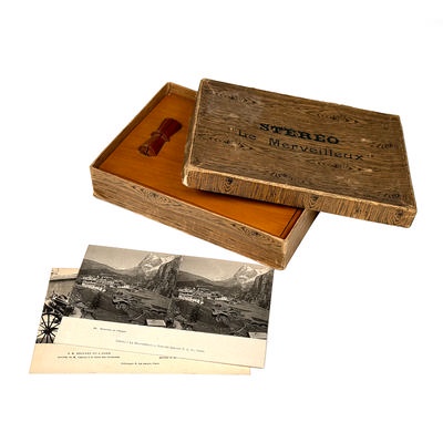 Foldable Stereoscope 'Le Merveilleux' with original storage box; c. 1910; M-SH107