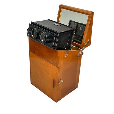 Boxed Stereoscope 'à Éjecteur' with 'Socle-classeur'; Gaumont, Léon; c. 1930; M-SH111