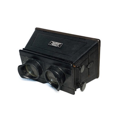 Stereoscope 'La Corollaire'; Gaumont, Léon; c. 1910; M-SH005