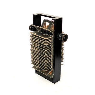 Exchange mechanism 'Chaîne interchangeable' with 50 Verascope views in card-board frames; Mattey; c. 1910; M-A016
