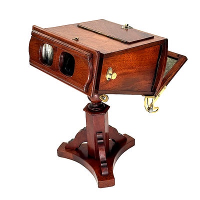 brewster, prism lenses on stand 01 brewster, prism lenses on stand 01