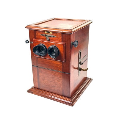 Tray-Stereoscope 'Metascope' together with Original Owner's Photo Collection; Unis France; c. 1926; M-ST078 Tray-Stereoscope 'Metascope' together with Original Owner's Photo Collection; Unis France; c. 1926; M-ST078
