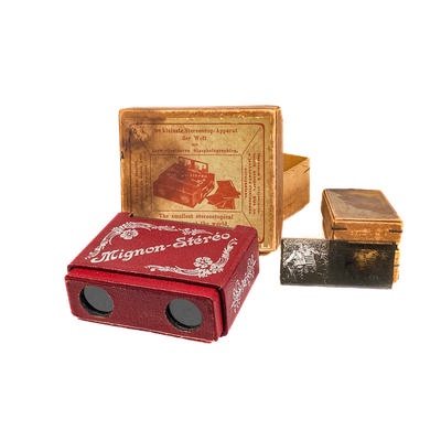 Stereoscope 'Mignon-Stéréo' with Original Storage Box and Image Set; Berliner Kamerawerk; c. 1910; M-SH037