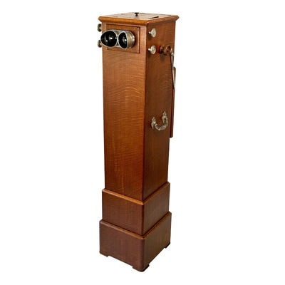 Chain-Stereoscope for 200 Views with large Mirror for illuminating Autochromes containing its Original Photo Collection
; Mattey; c. 1890; M-SF009