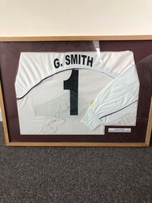 Autographed shirt  Graeme Smith Somerset and South Africa 2005; Unknown; 2011; SCM.003019
