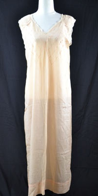 Night gown; 1920s; MPM034 | eHive