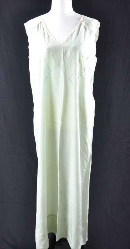 Night gown; 1920s; MPM035 | eHive
