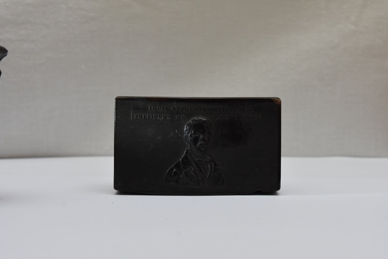 Horn box depicting Louis Napoleon as Prince President; CPTRI001