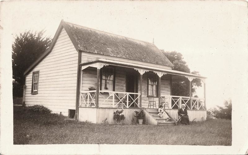 Schmidt's Cottage, Uxbridge Rd, Howick, c 1910.; c 1910; 11081 eHive