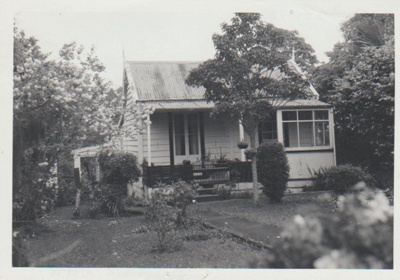 Mrs Rose Church's cottage in Paparoa Road.; La Roche, Alan; before 1975; 2017.654.75
