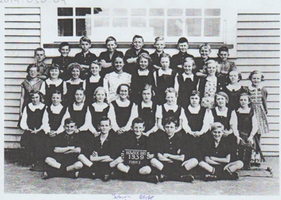 Howick District High School Form 1; 1939; 2019.050.09