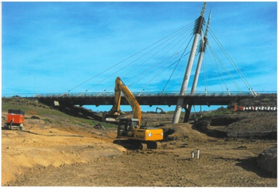 Construction of the Ormiston Road Bridge; La Roche, Alan; 1/03/2011; 2017.181.83
