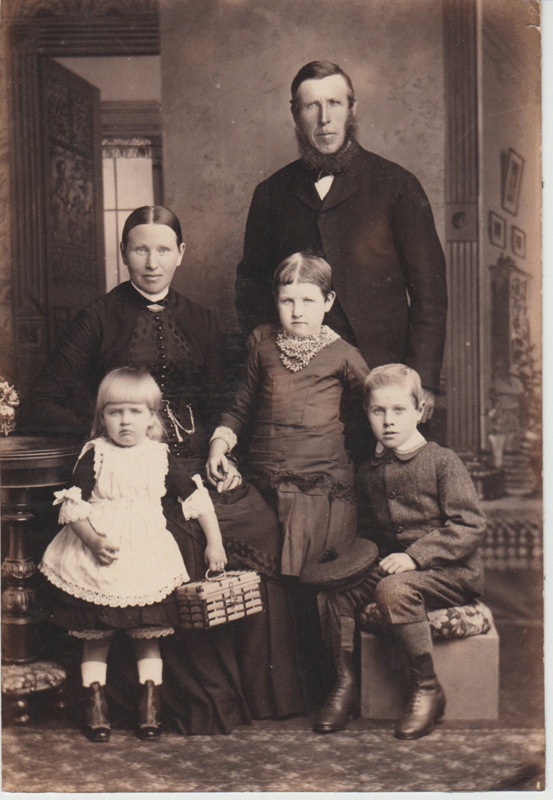 The Crooks family; 2018.324.01 eHive