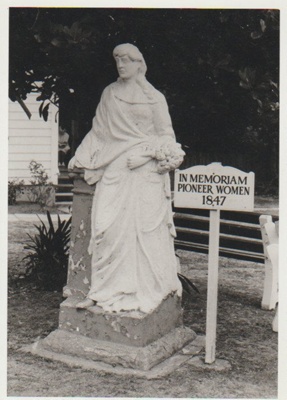 A statue dedicated to pioneer women in the Garden Of Memories.; Breckon, A.N., Northcote; 1947; 2019.089.05