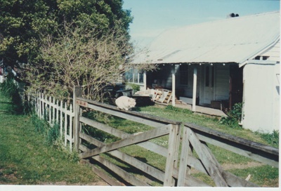 Fitzpatrick's cottage in Pigeon Mountain Road; La Roche, Alan; 1980; 2018.109.40