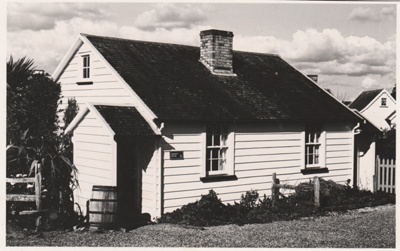 Briody-McDaniel's cottage, previously McDermott's, at the Howick Historical Village.; La Roche, Alan; 1987; P2020.99.03