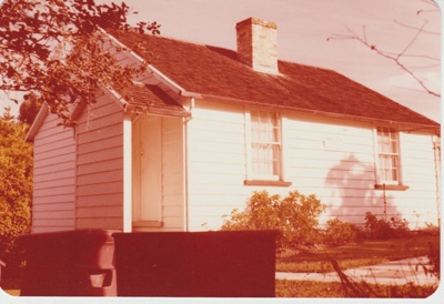 The McDermott Fencible pensioner's cottage; La Roche, Alan; 1/04/1978; 2019.092.04