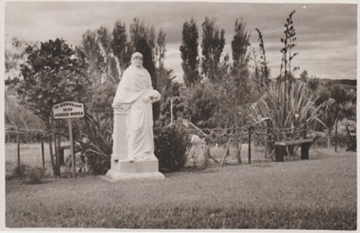 A statue dedicated to pioneer women in the Garden Of Memories.; Breckon, A.N., Northcote; 1947; 2019.089.04