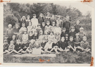 Pakuranga School pupils 1930; Roberts, Gordon; 1930; 2019.017.01