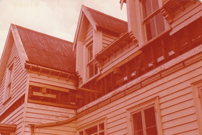 Puhi Nui, the McLaughlin Homestead, in Wiri, April 1981; Alan La Roche; April 1981; P2020.06.07
