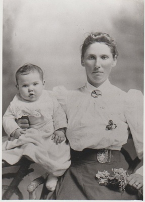 Hannah Grigg holding her baby son Abraham; 1897; 2018.357.07