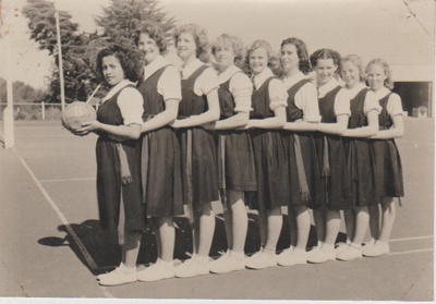 Howick District High School Secondary B basketball team; Sloan, Ralph S; 1950; 2019.071.31