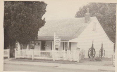 Shamrock Cottage tearooms.; 1974; 2018.035.21
