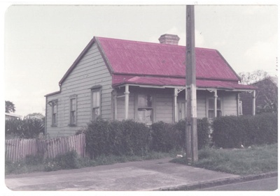 The Wong 1860 cottage, Onehunga; La Roche, Alan; 1/09/1983; 2017.173.67