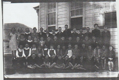 East Tamaki School children c1940; c1940; 2019.046.03