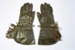 Gloves; 2004/0385