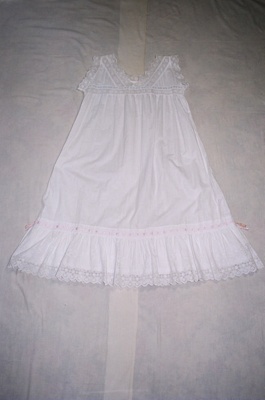 Nightgown; 2004/0275
