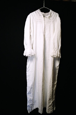 Nightgown; 2004/0256