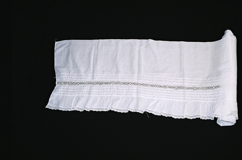 Sheet sham; 2004/0684 on NZ Museums