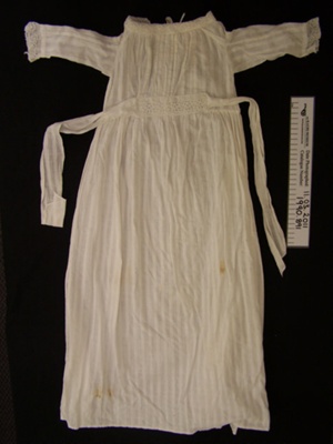 Baby gown; Mrs Meredith Rowntree; Unknown; 1990_891