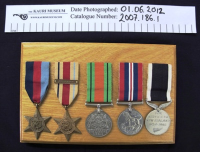 Medals WW2; 1945; 2007_186_1