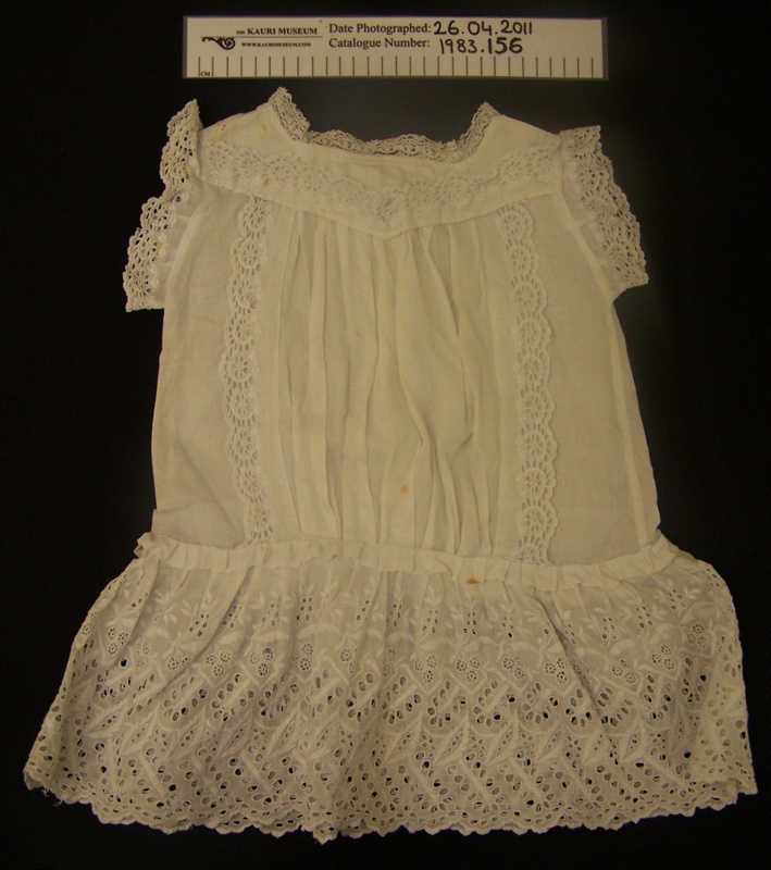 Childs pinafore dress; Unknown; c.1900-1930; 1983_156 - The Kauri ...