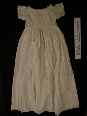 Baby gown; Unknown; Unknown; 1989_348