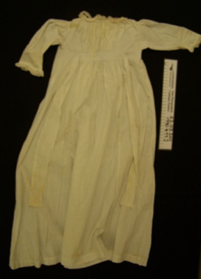 Baby gown; Unknown; Unknown; 1990_899_2