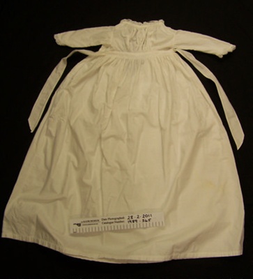 Baby gown; Unknown; Unknown; 1989_345